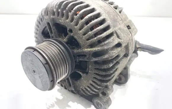 Volkswagen PASSAT B6 Generator/alternator 021903026L