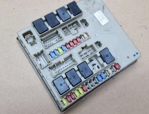 Renault Clio III Fuse module 902663A