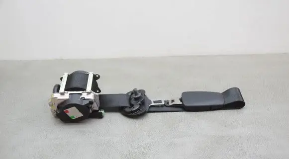 BMW 2 F46 Front seatbelt 7313304