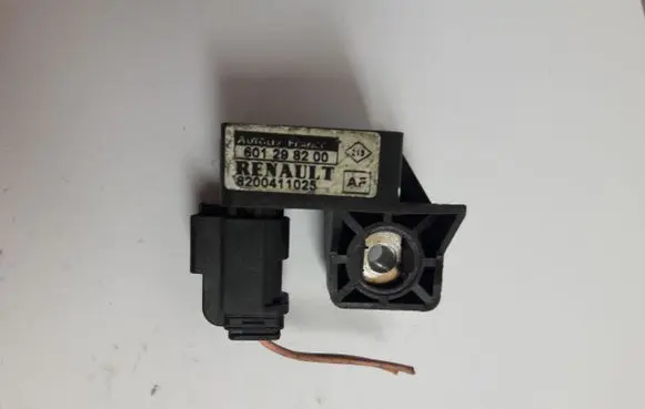 Renault Megane II Airbag deployment crash/impact sensor 8200411025