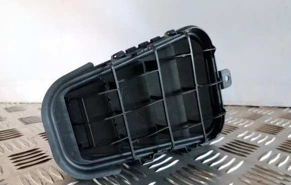Audi A6 C7 Quarter panel pressure vent 4G5819161