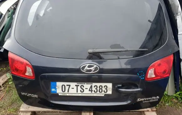 Hyundai Santa Fe Truck tailgate 