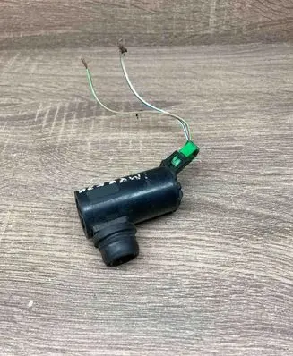 Subaru Impreza II Windscreen/windshield washer pump 0602101480