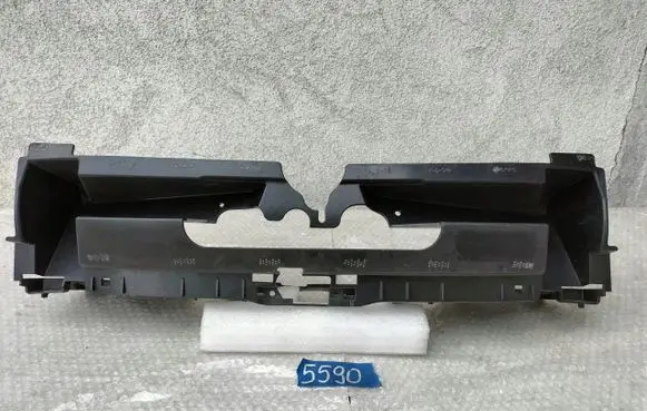 Ford Mustang VI Front bumper upper radiator grill HD82513960