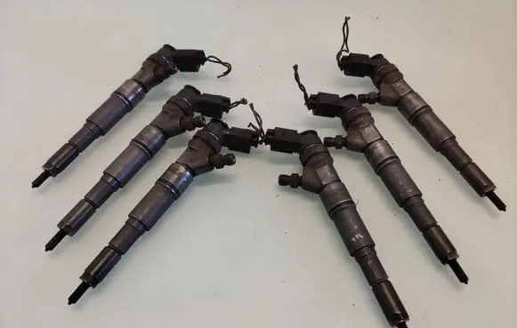 BMW 5 E60 E61 Fuel injectors set 0445110212