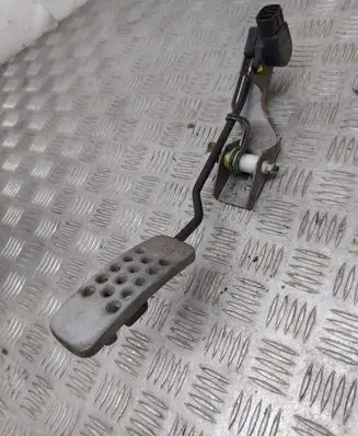 Nissan X-Trail T30 Accelerator throttle pedal 18919AM810