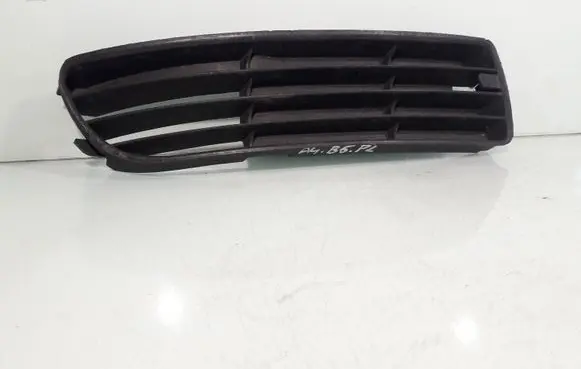 Audi A4 S4 B5 8D Front bumper lower grill 8D0807346G