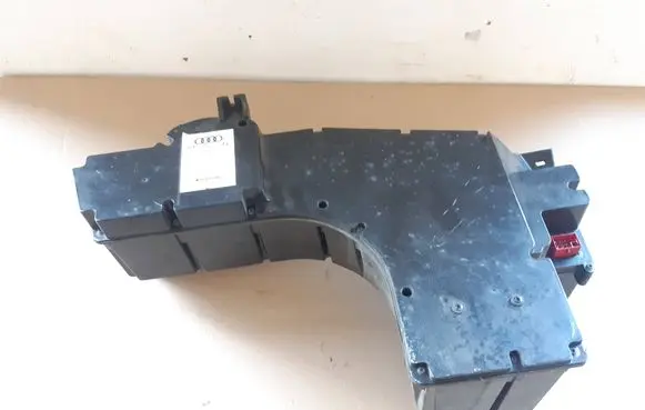 Audi A4 S4 B5 8D Subwoofer speaker 4B5035382