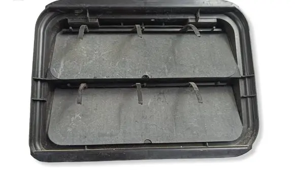 Nissan 370Z Quarter panel pressure vent 