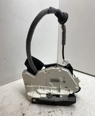 Volkswagen Golf Sportsvan Rear door lock 5K4839016Q