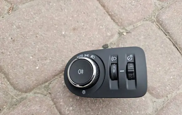 Opel Mokka B Light switch 9836300280