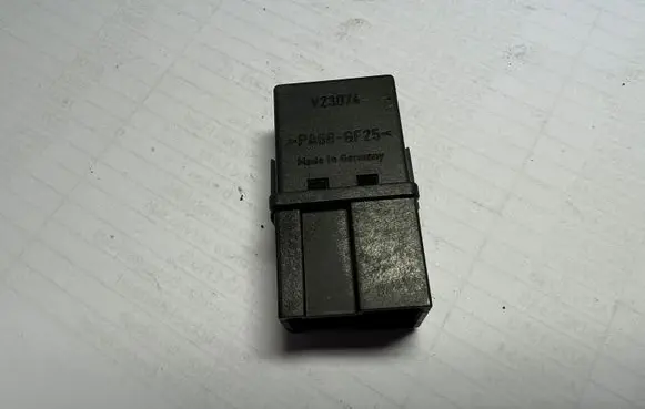 Volvo S40, V40 Other relay MB95338211 95338211