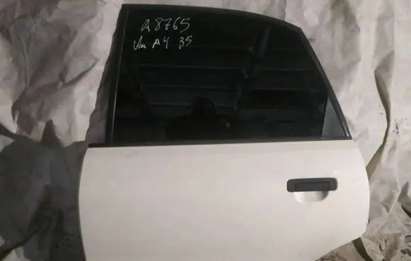 Audi A4 S4 B5 8D Rear door baltos