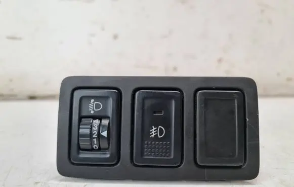 Suzuki Grand Vitara II Light switch 7363165J0
