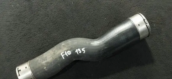 BMW 5 F10 F11 Intercooler hose/pipe