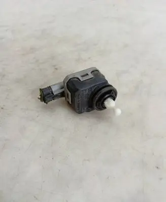 Opel Astra G Headlight level adjustment motor 90590665