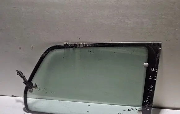 Peugeot 106 Rear side window 43R000464