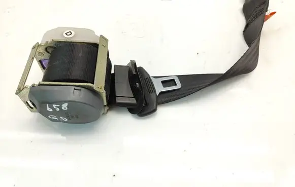 Alfa Romeo 147 Rear seatbelt E2049104