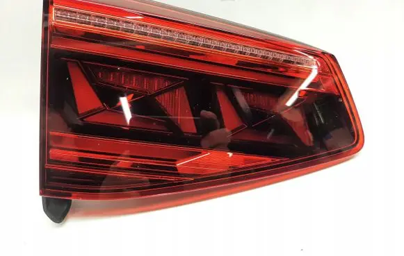 Volkswagen PASSAT B8 Tailgate rear/tail lights 3G9945307H