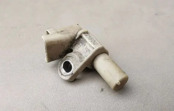 Ford Focus Camshaft speed sensor 9665443580