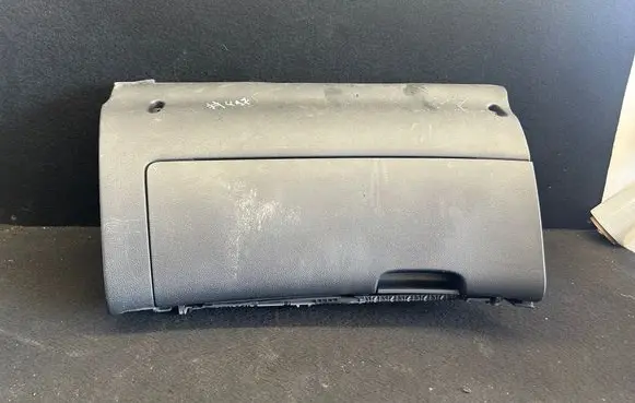 Skoda Octavia Mk2 (1Z) Glove box 1z1857097