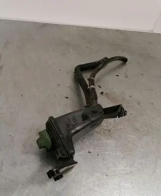 Volkswagen PASSAT B5.5 Power steering fluid tank/reservoir 3B0422371