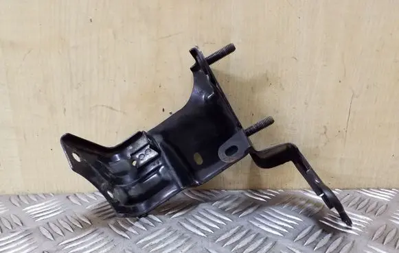 Toyota Avensis T270 Other engine bay part