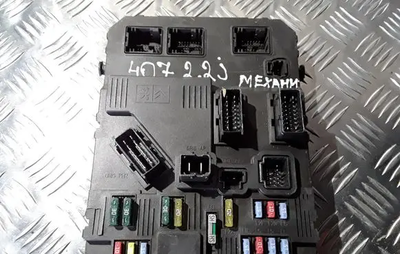 Peugeot 407 Comfort/convenience module S120104700L 9655708380