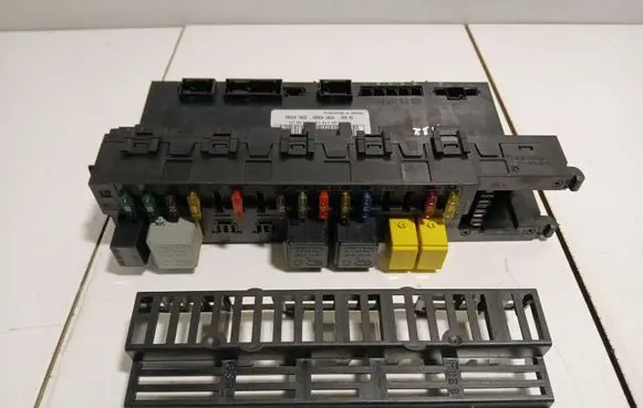 Mercedes-Benz E W211 SAM control unit 2115453601