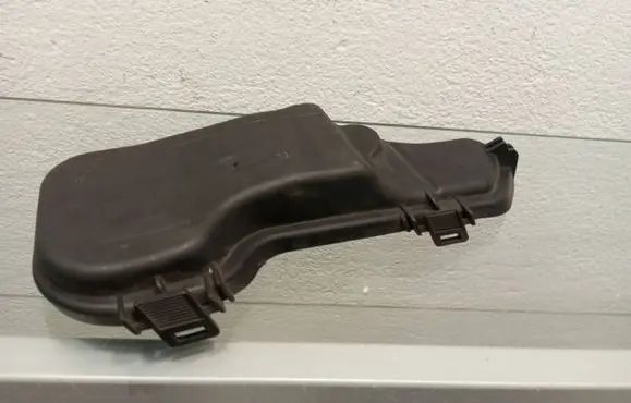 Volvo V70 Headlight/headlamp dust cover 63302