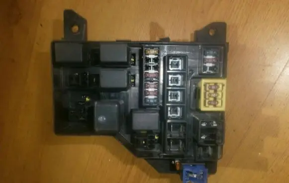 Mitsubishi Carisma Fuse box set