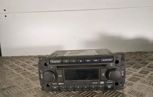 Jeep Grand Cherokee (WK) Radio/CD/DVD/GPS head unit P05064067AF