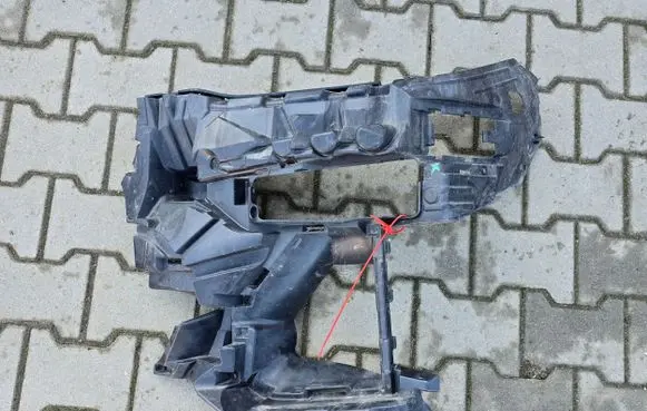 BMW X7 G07 Front bumper mounting bracket 8069891