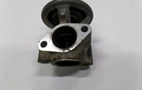 Mitsubishi Pajero EGR valve K5T553