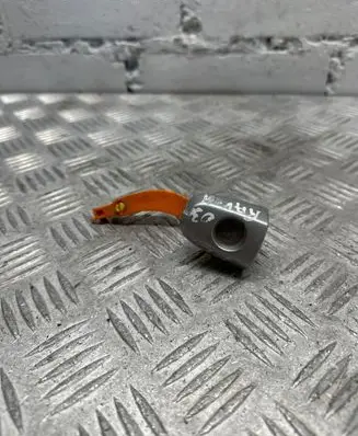 Toyota RAV 4 (XA20) Front door lock (next to the handle) 