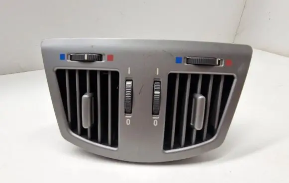 BMW 7 E65 E66 Rear air vent grill 8385257