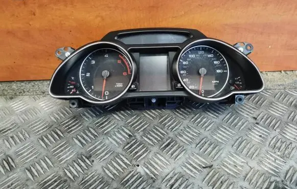 Audi A5 8T 8F Speedometer (instrument cluster) 8T0920980M