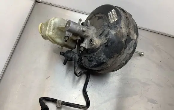 Opel Astra J Brake booster 13338058 03785925354 360573521
