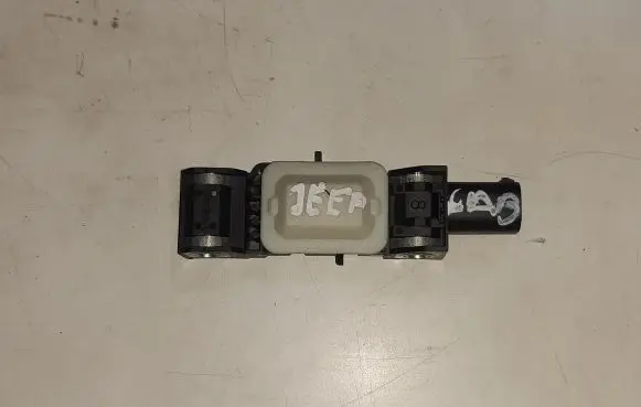 Jeep Grand Cherokee (WK) Airbag deployment crash/impact sensor 04671779AC