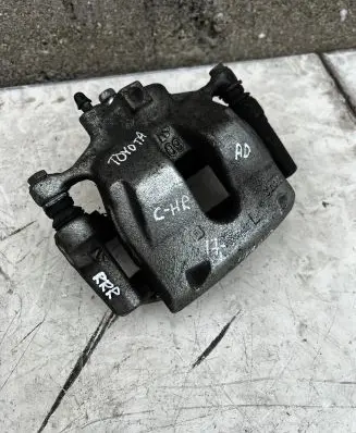 Toyota C-HR I Front brake caliper