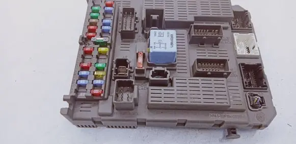 Citroen C8 Fuse module 9651938180 BSIV0300