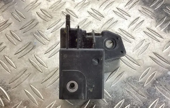 Tesla Model S Front bumper mounting bracket 102079200B