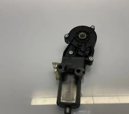 Mercedes-Benz CLS C219 Seat adjustment motor 0390203210