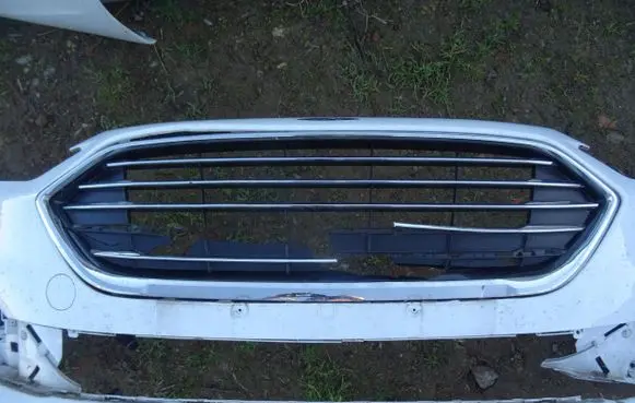 Ford Mondeo MK V Front grill R32P2