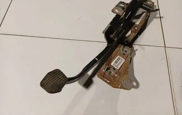 Ford Focus C-MAX Clutch pedal C86HA
