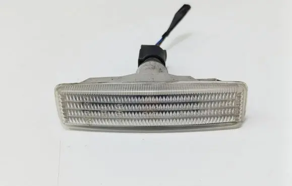 BMW 5 E39 Front fender indicator light 9407958