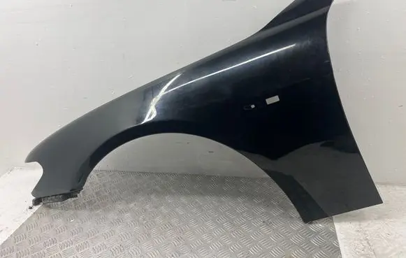 BMW 7 E65 E66 Fender 