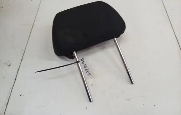 Skoda Fabia Mk1 (6Y) Front seat headrest 