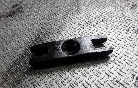 Opel Astra G Fuel Injector clamp holder