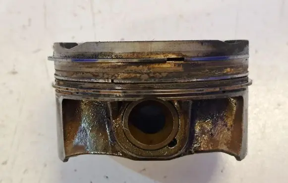 Volvo S60 Piston 32213692 32213040